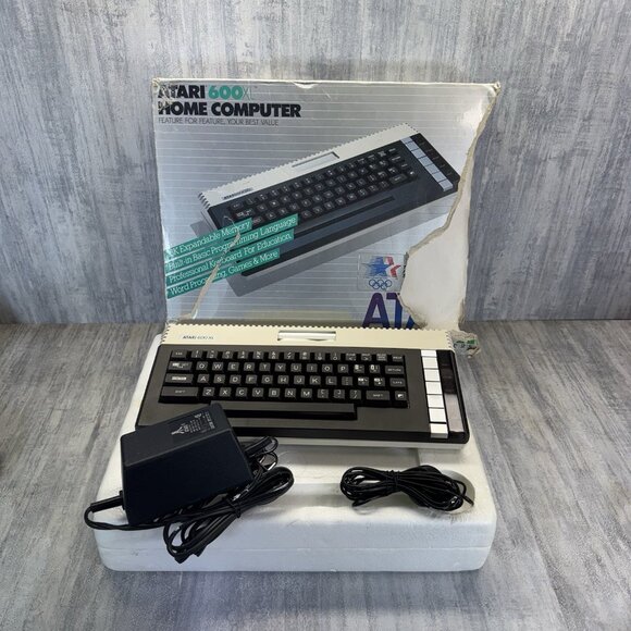 Atari 600XL Home Computer Bundle In Box Fully Tested Working Box Damage - Picture 1 of 16